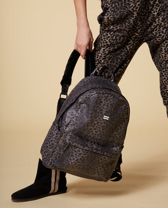 backpack leopard demo